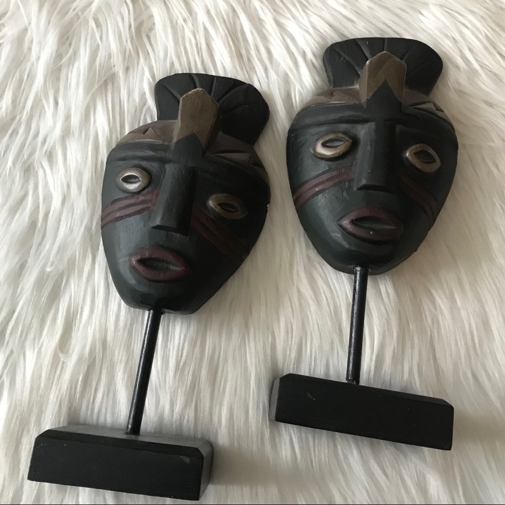 🐝 Wooden Tiki Head Book Stand x 2